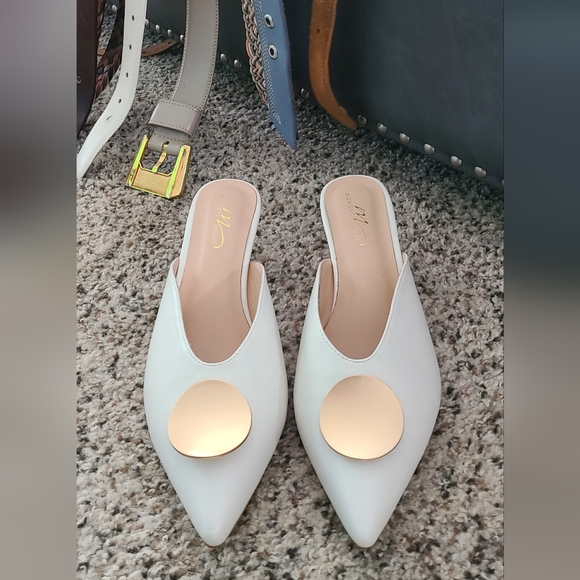 White pointed mules Gold‎ coin Midnight Velvet 7.5 - Picture 2 of 10